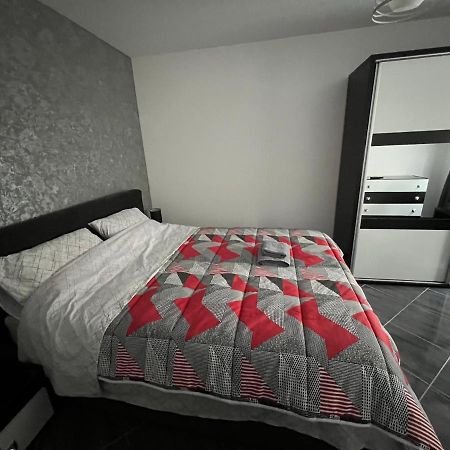 Apartamento Apartament Spatios, Zona Centrala In Iasi Exterior foto